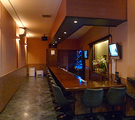 シックなカウンター席