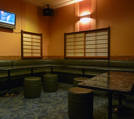 寛ぎのソファー席