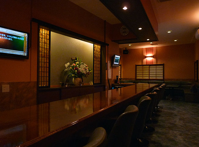 店内カウンター席の様子